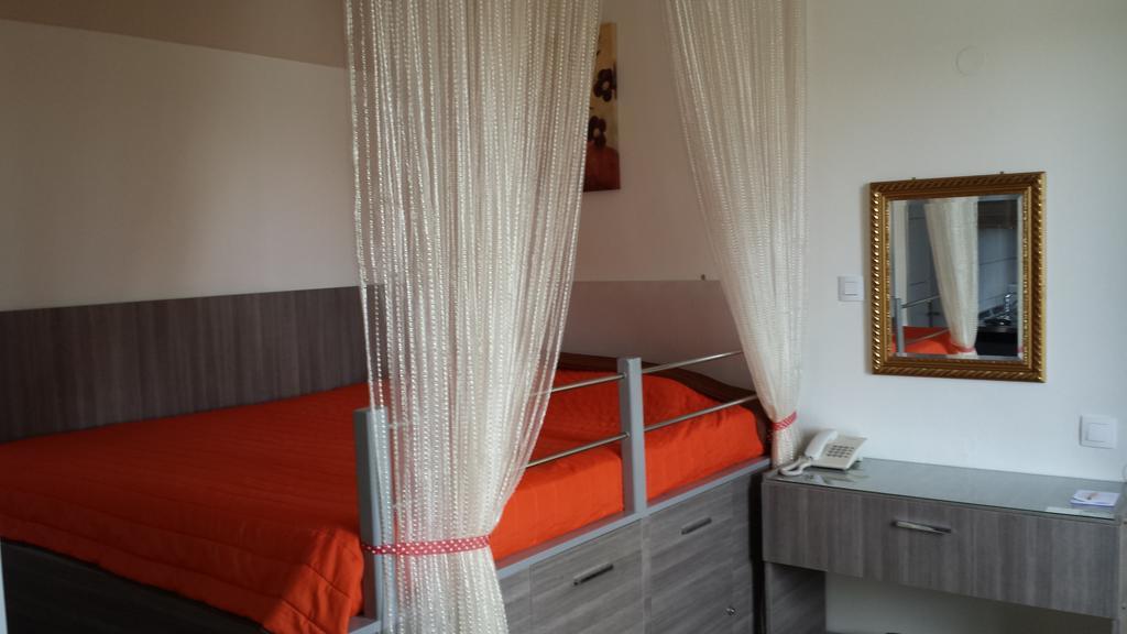 Takis Hotel Apartments Ialysos (Rhodes) Quarto foto
