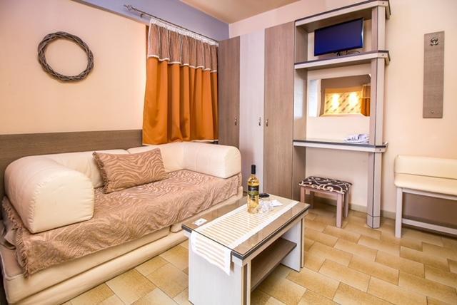 Takis Hotel Apartments Ialysos (Rhodes) Exterior foto