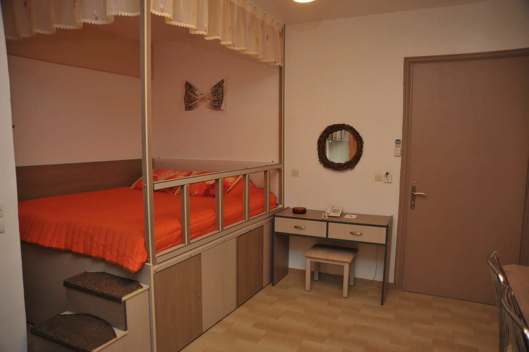 Takis Hotel Apartments Ialysos (Rhodes) Exterior foto