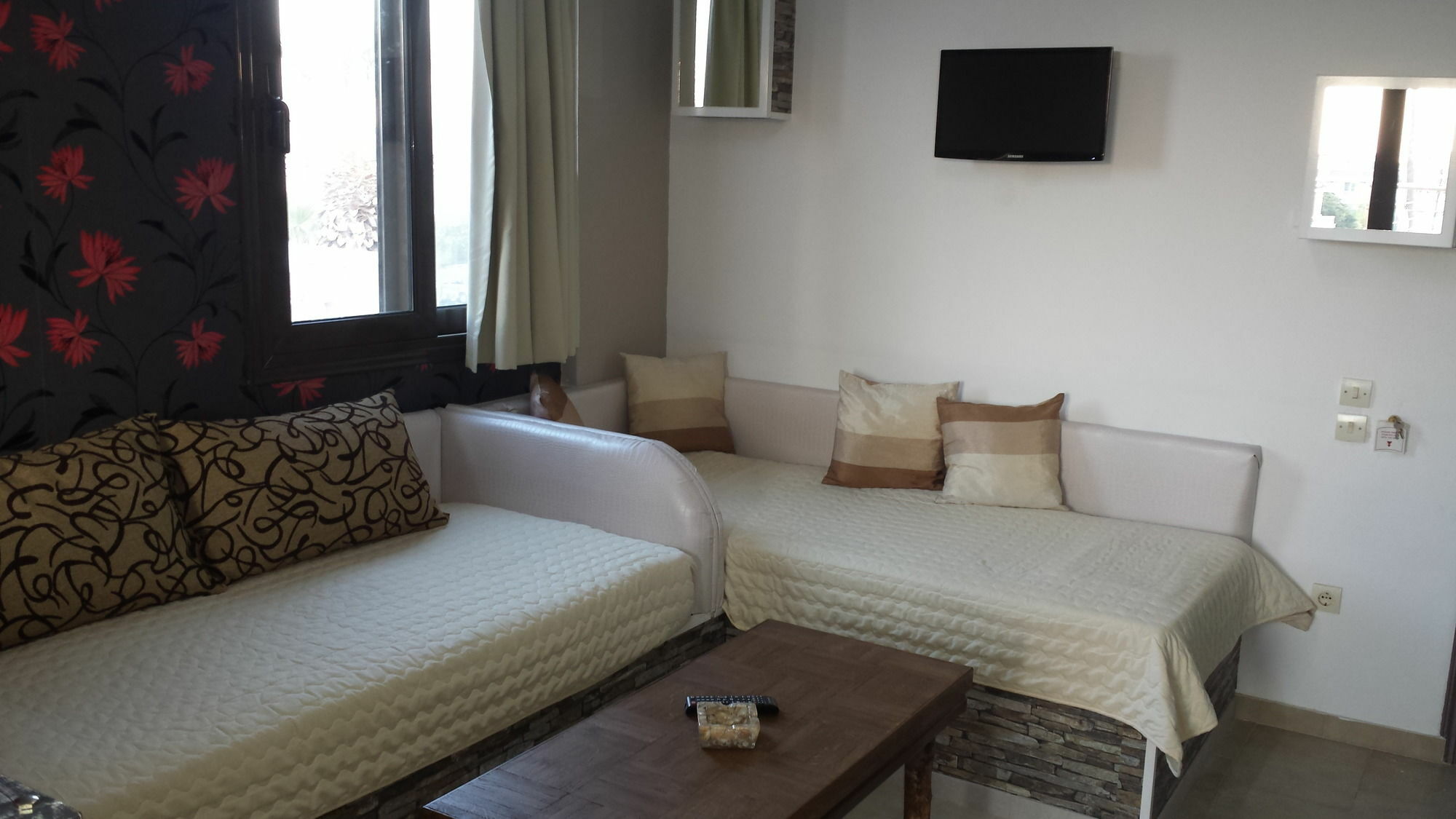 Takis Hotel Apartments Ialysos (Rhodes) Exterior foto
